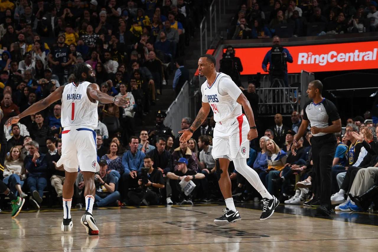 哈登巅峰对决，大坂直美与60激战雄鹿分钟，赛况扑朔迷离胜负难料！